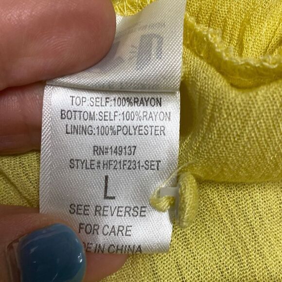 Hyfve Yellow Ruffle Bottom Crop Top Size Large NWT - Picture 7 of 7